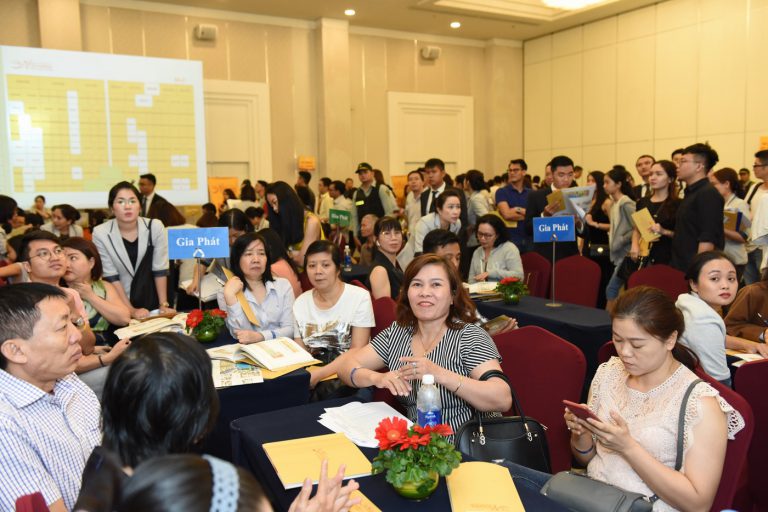 Khách hàng 'sành sỏi' săn căn hộ ở các dự án ‘hot’ dịp cuối năm