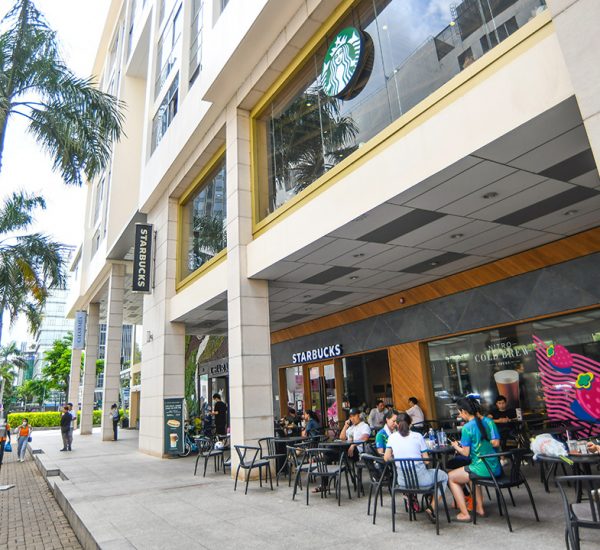 Shop hiện hữu cách dự án chỉ vài bước chân