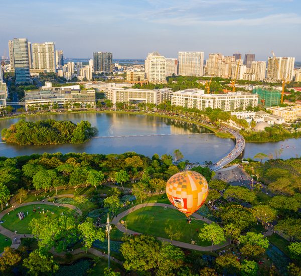 Khu hồ Bán Nguyệt