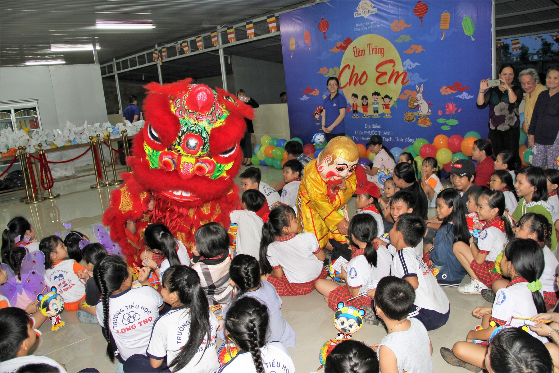 Phu My Hung held Mid-autumn Festival Charity Activities for Children