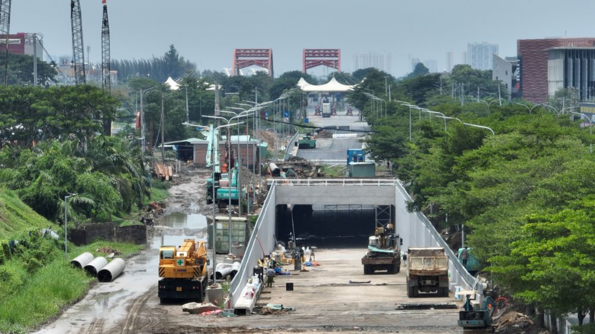 Nhánh hầm chui Nguyễn Văn Linh hoàn thành, chuẩn bị thông xe