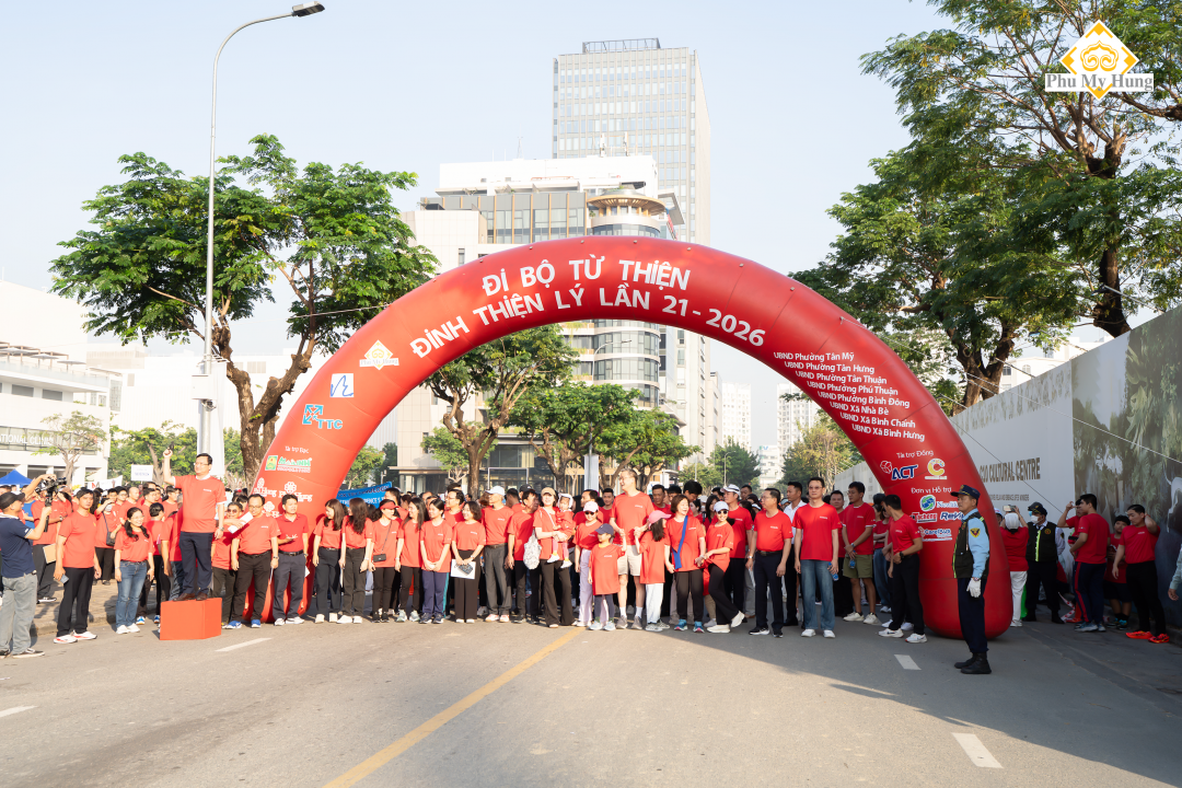 Chương trình đi bộ từ thiện Đinh Thiện Lý quyên góp 2,3 tỷ đồng chăm lo tết